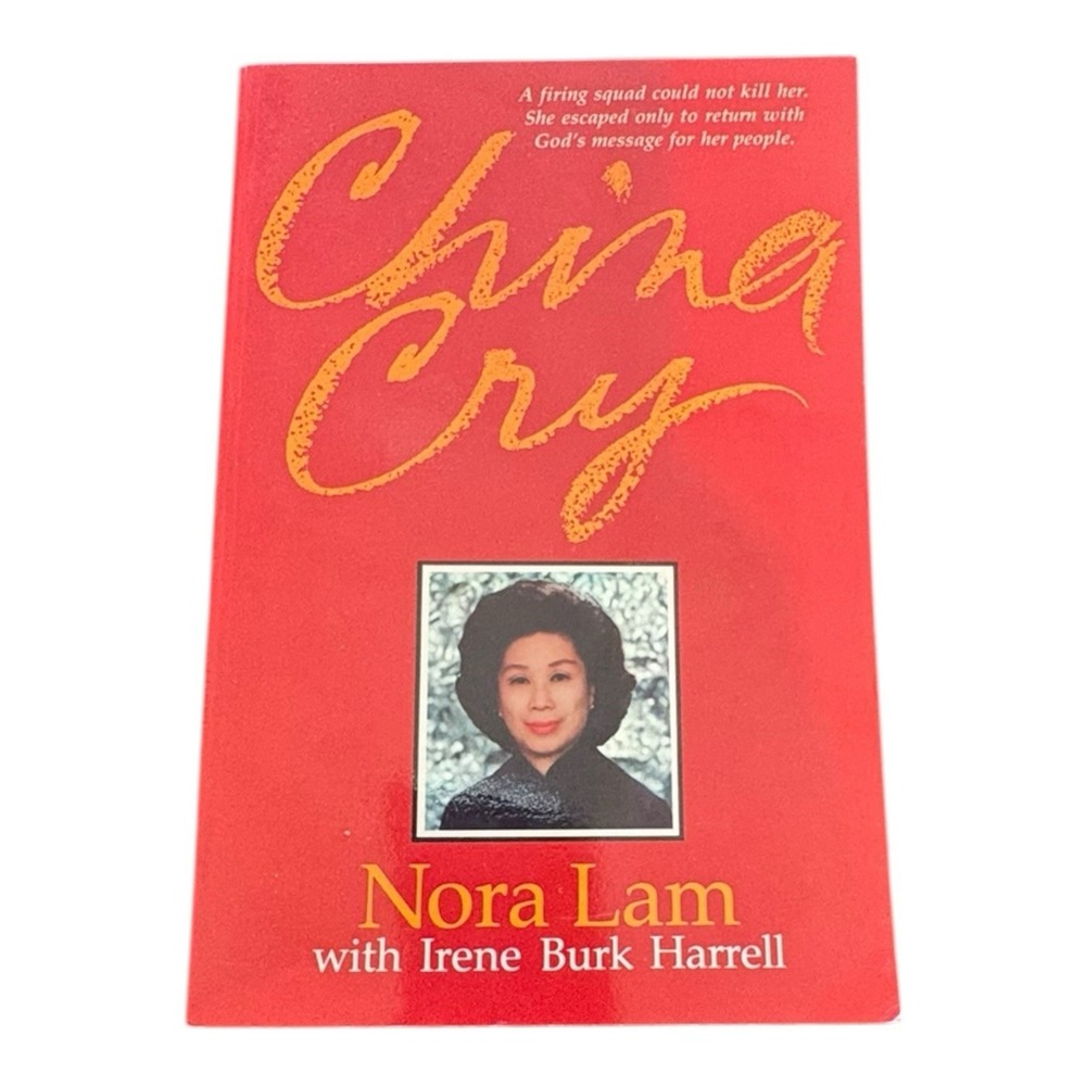 China Cry by Nora Lam 1987‎ 5th Printing Christian Biography w/ Inserts